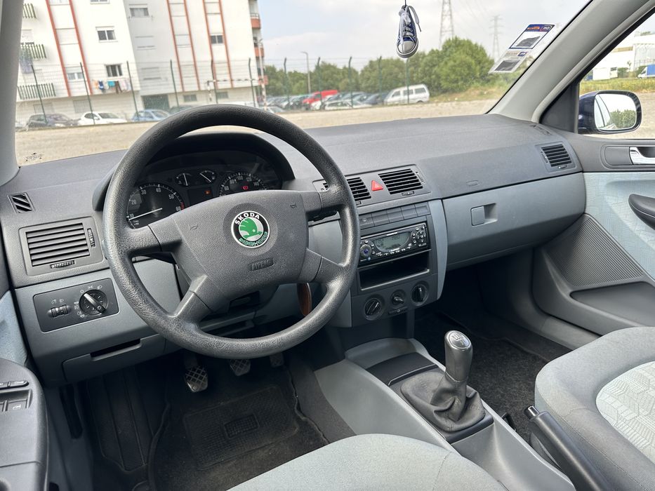 Skoda Fábia 1.4. Comfort 90 Mil quilómetros