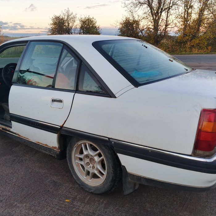 Opel  Omega  2.0