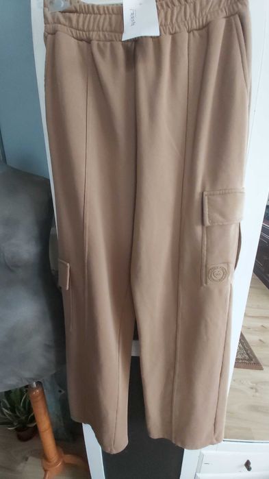 Spodnie dresowe By o la la