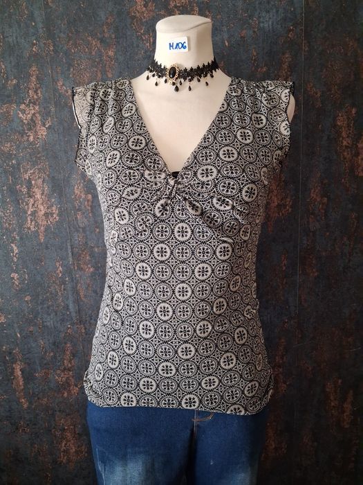 Bluzka damska rozmiar M .