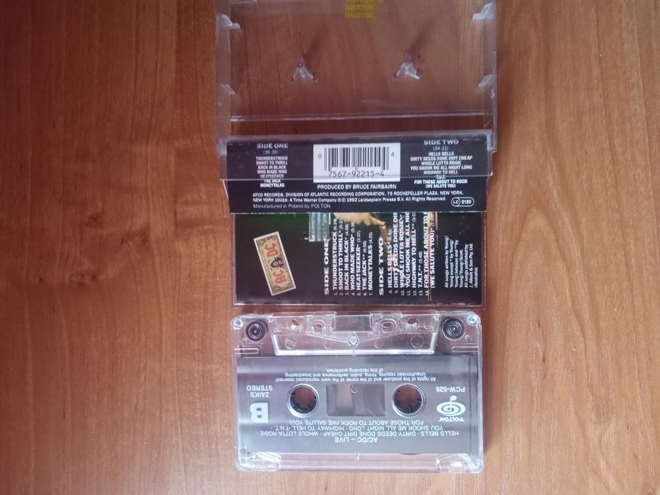 A C DC live kaseta magnetofonowa