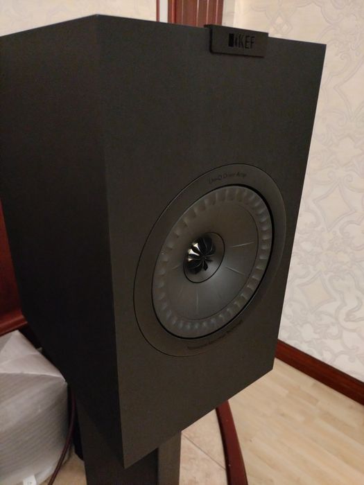 KEF Q3 meta black - полична HI-FI акустика