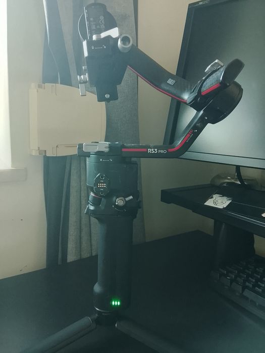 DJI RS 3 Pro - Excelente Estado - Caixa + Mala + Todos os Acessórios