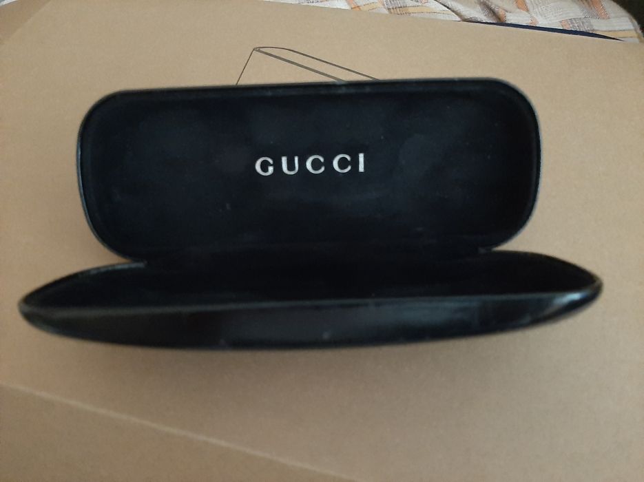 Estojo de óculos Gucci em couro preto