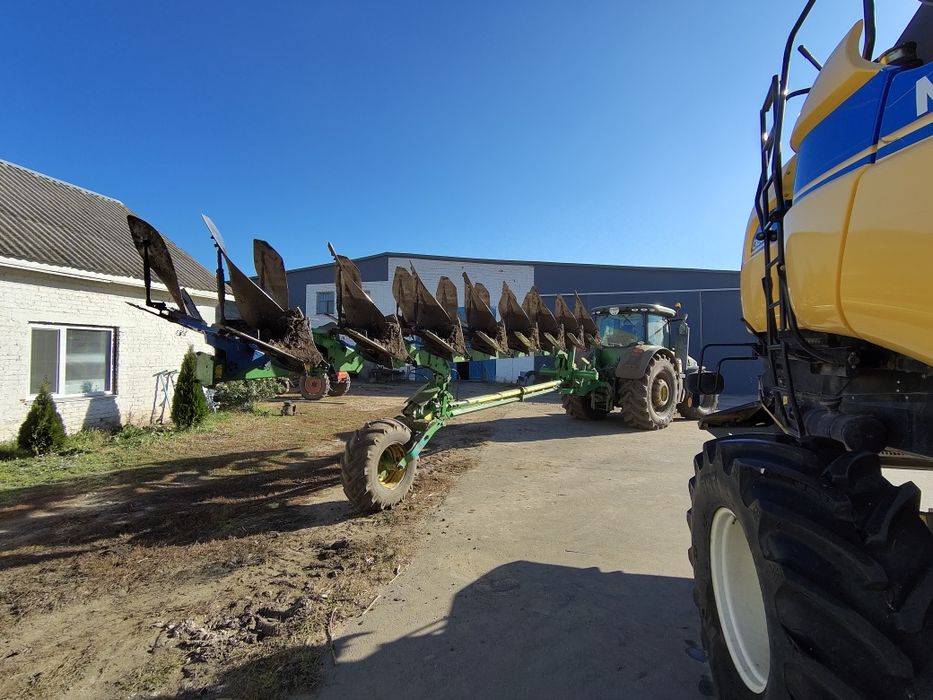 Плуг оборотний John Deere 3810 7+1