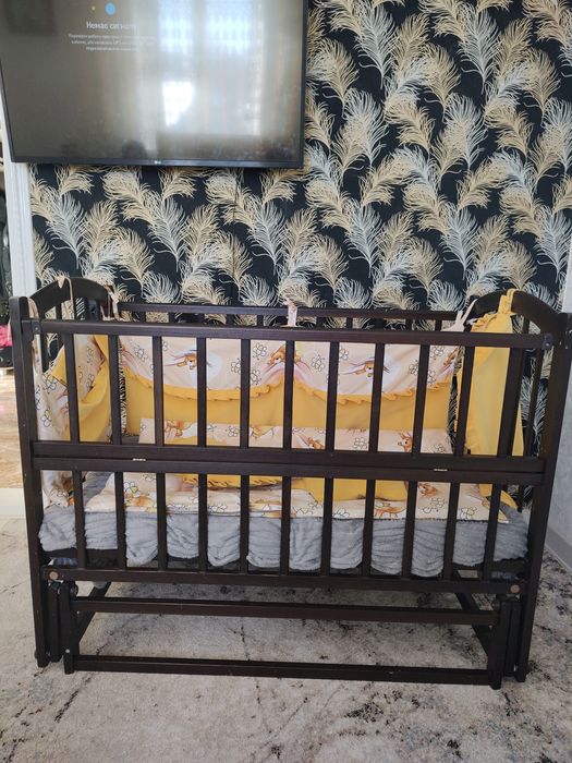 Дитяче ліжечко колиска