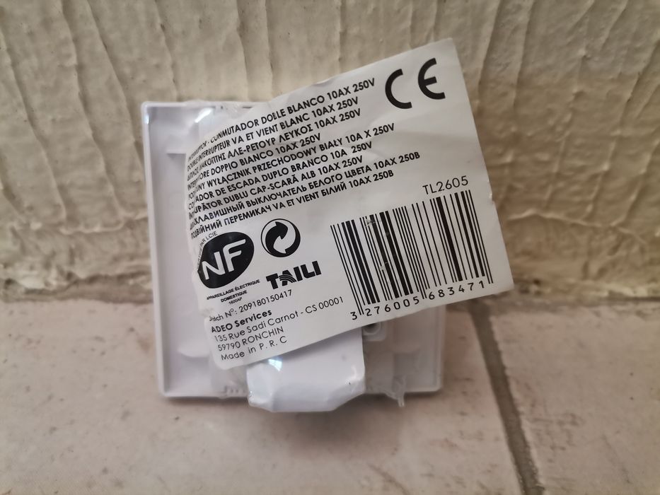 Double staircase switch64861191850241121