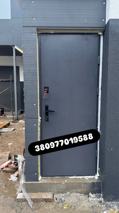Двері вхідні металеві технічні тамбурні