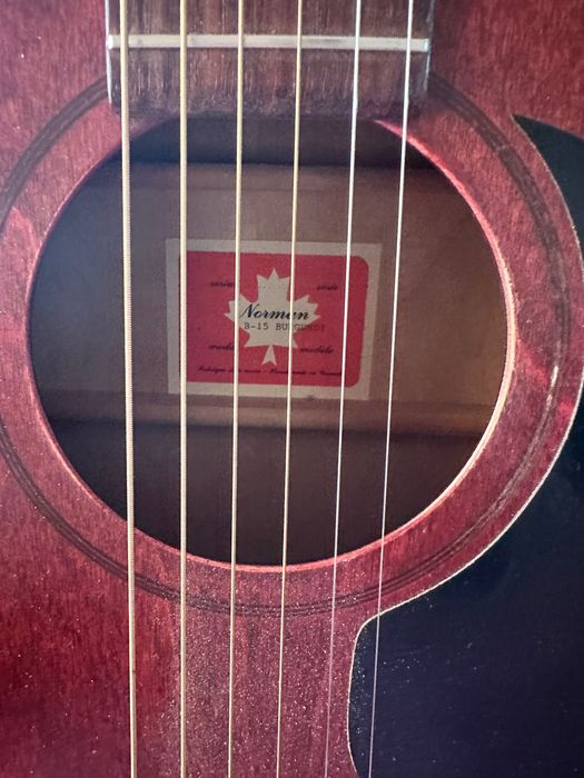 Guitarra acústica ‘Norman B15 Burgundy’ Made in Canada