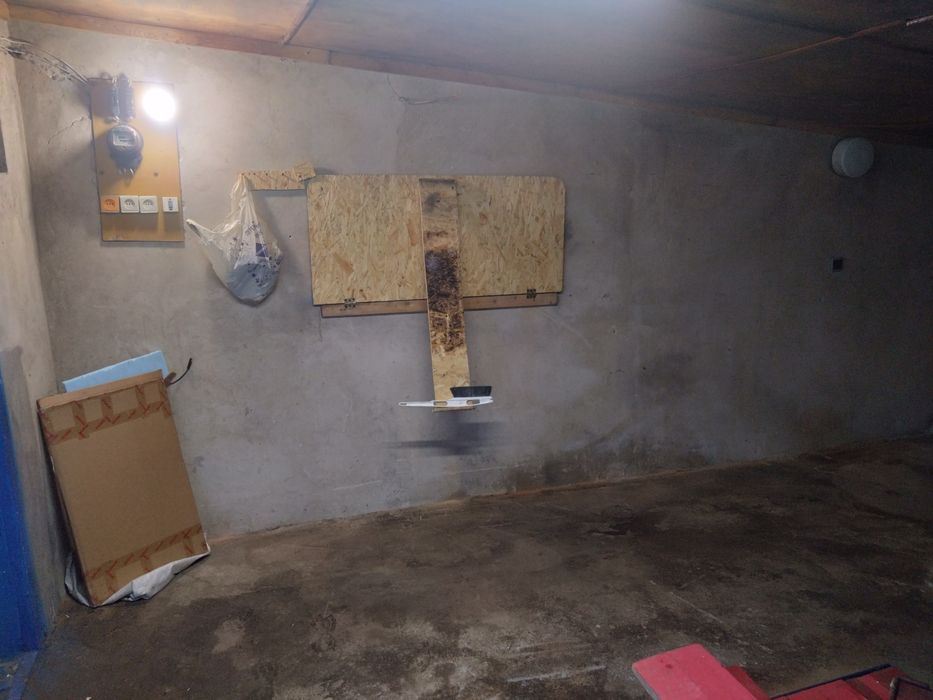 Гараж,кооператив Дачні  з підвалом і 0 поверхом... .