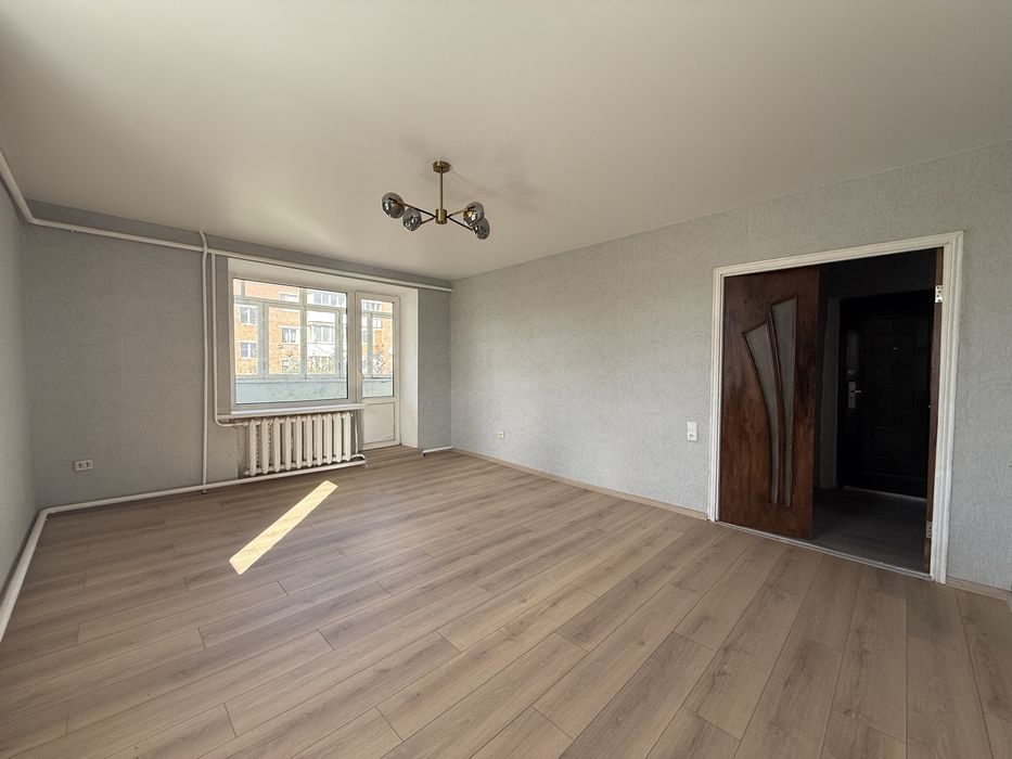 Квартира з ремонтом готова до заселення