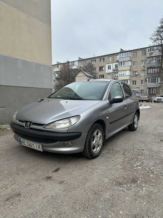 Продам Peugeot 206 на автомате