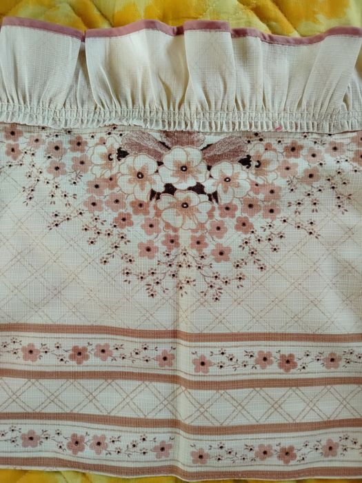 Szeroka zasłonka zazdrostka z falbanką