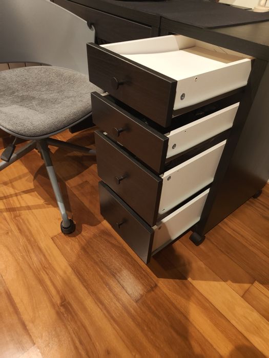 Conjunto secretária IKEA + bloco gavetas IKEA e cadeira