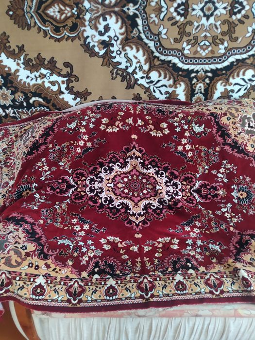 Продаю покривала нові на диван і накидушки на крісла.