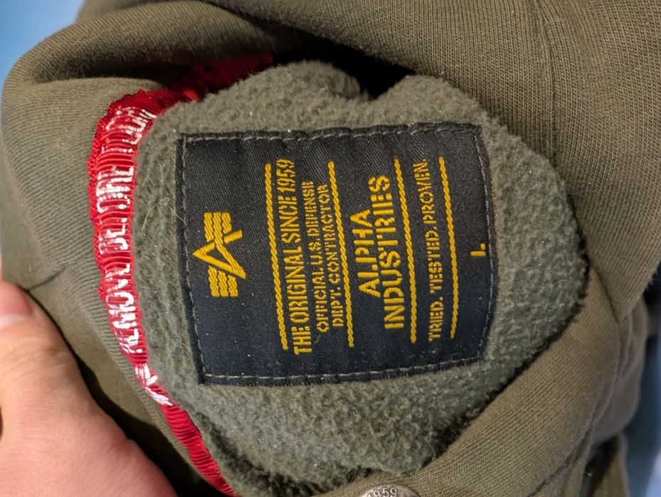 Продам кофту alpha industries