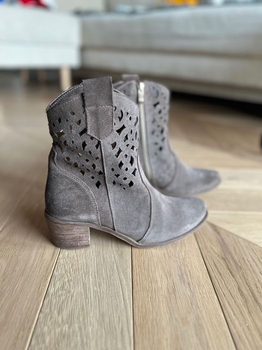 Skórzane botki kowbojki