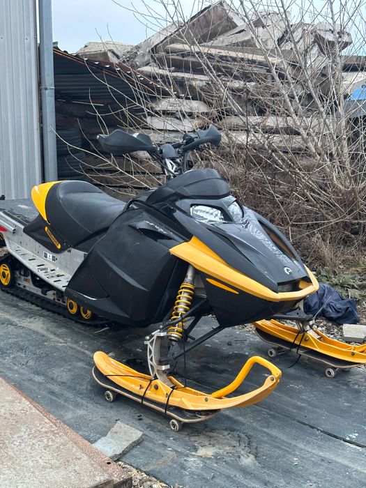 Снігохід BRP 800