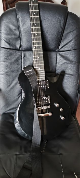 Guitarra Elétrica com Amplificador