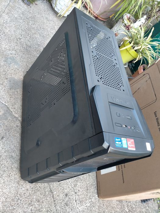 Caixa ATX Venus com leitor DVD