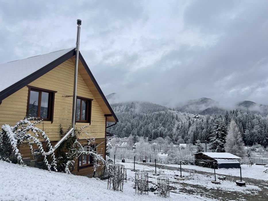 Здаю котедж, вул. Миру 42, на горі під лісом