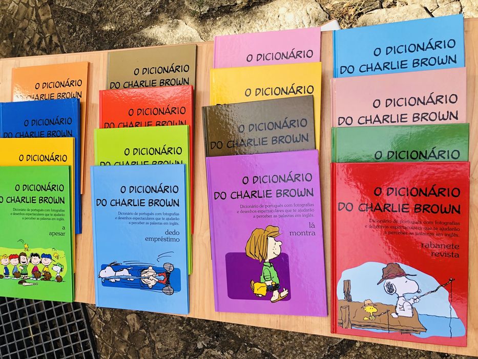 Enciclopédia e dicionários completas de Charlie Brown, cada 3 euros