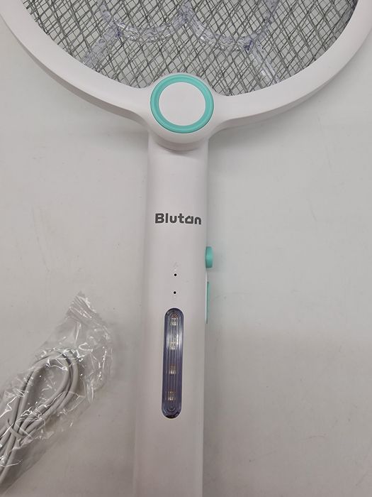 Elektryczna Łapka Na Owady Światło Uv Ochrona Na Muchy Komary Buzzzap X3