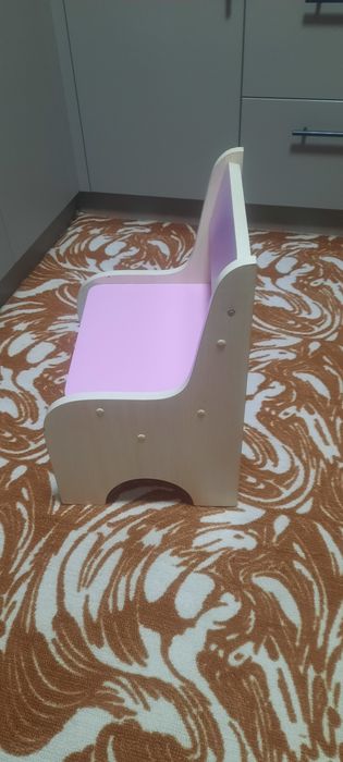 Дитячий стіл і стілець