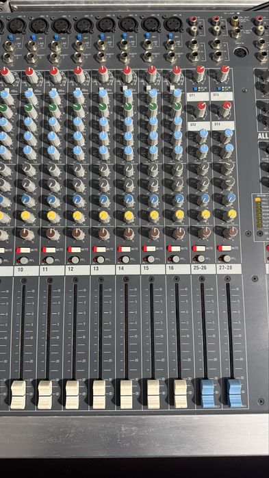 Allen & Heath PA28 + case
