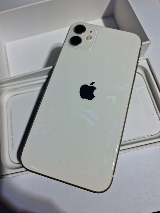 Продам по запчастинам IPhone 11 в дуже гарному стані.