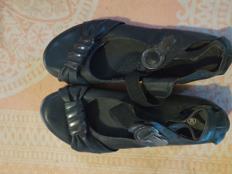 Дитяче взуття для хлопчиків і дівчаток