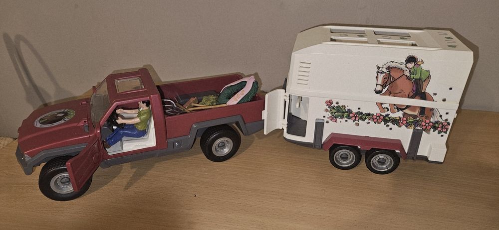 Schleich pojazdy Pick-up + Mobilna lecznica