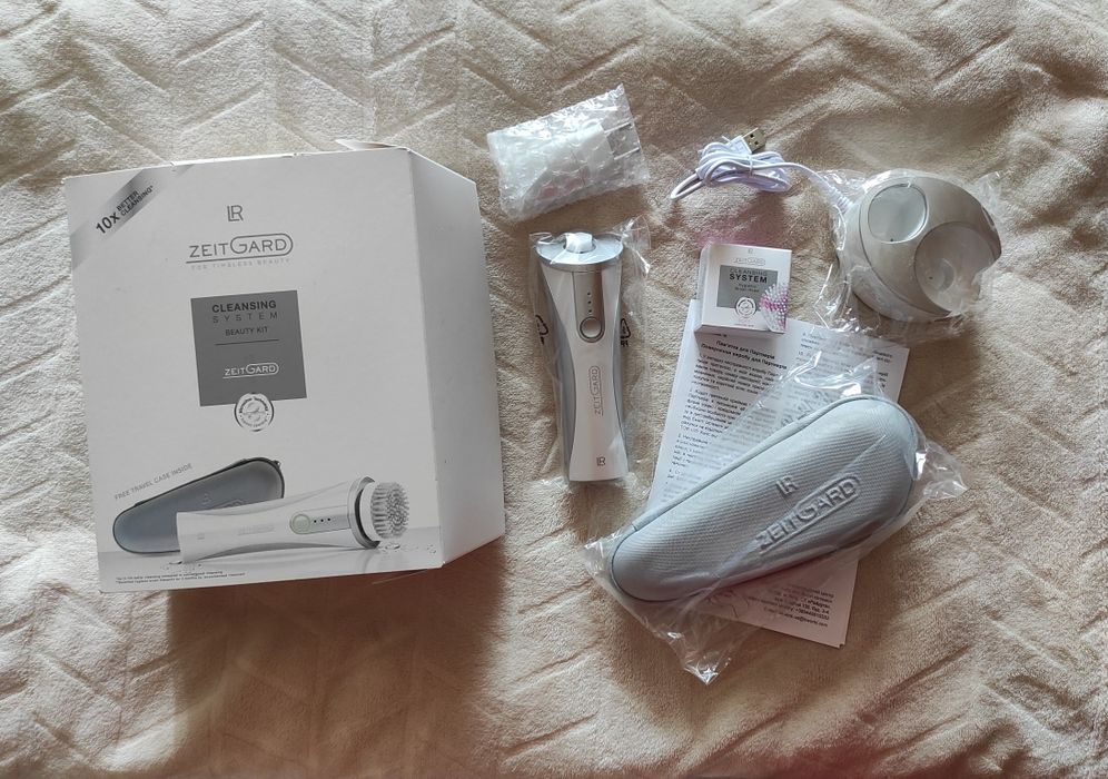 Прилад для омолодження обличчя. Щітка для якісного вмивання