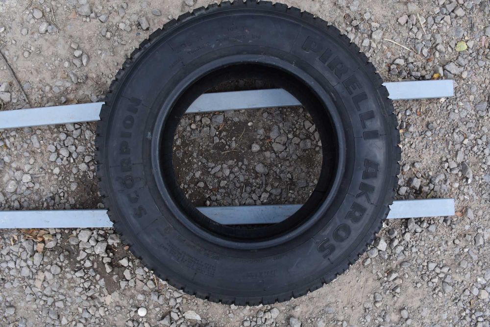 1x Opona opony Pirelli AKROS Scorpion 205R16 104T