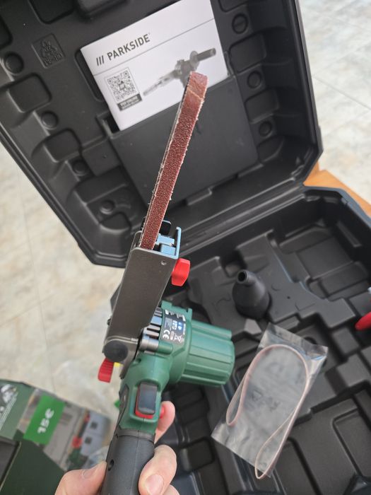 Lixadeira de banda Parkside 20V