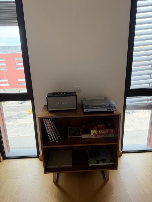 Consola / Estante Design Mid-Century em Nogueira | Peça de Destaque | Excelente Estado