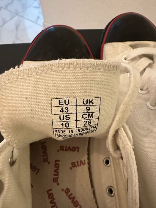 Продаю оригінальні кеди від levi's