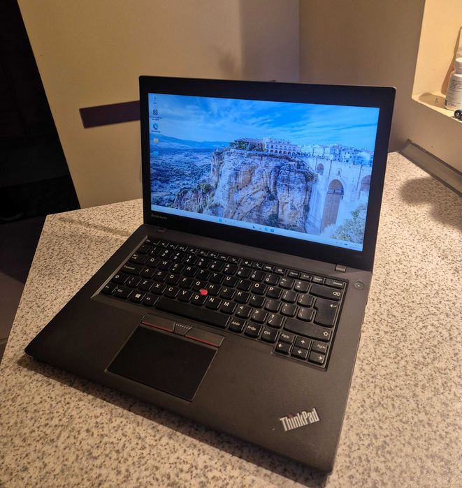 Markowy szybki Laptop ThinkPad 14" HD+ i5 8GB SSD 2xbat Alu-MG zadb. Win11