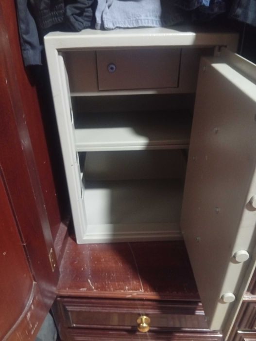 Cofre de grandes dimensões