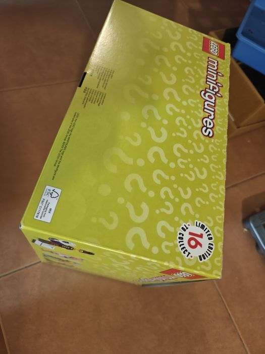 Caixa Display Original LEGO Minifigures Série 19 (71025) - Vazia c/ Divisórias