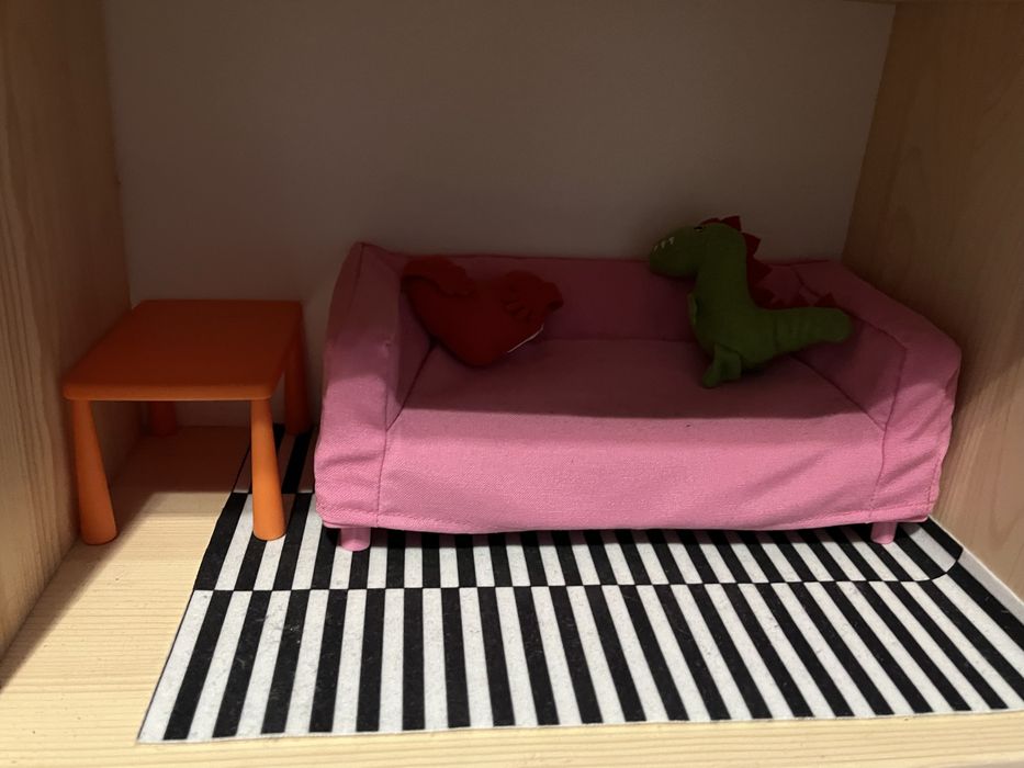 Ikea domek dla lalek, półka ścienna