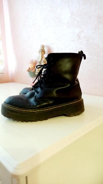 Ботинки натуральная кожа и мех 39 размер dr.Martins