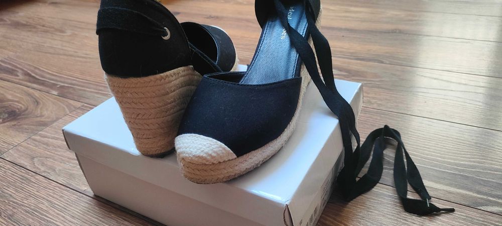 Sandały Ideal Shoes