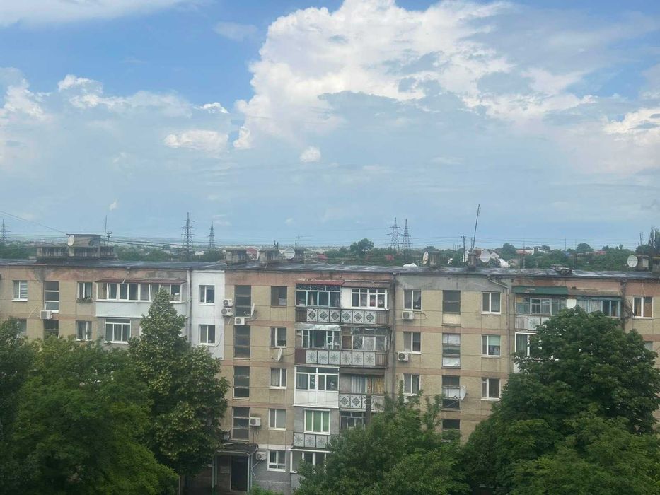 Продам квартиру р-н Тіра