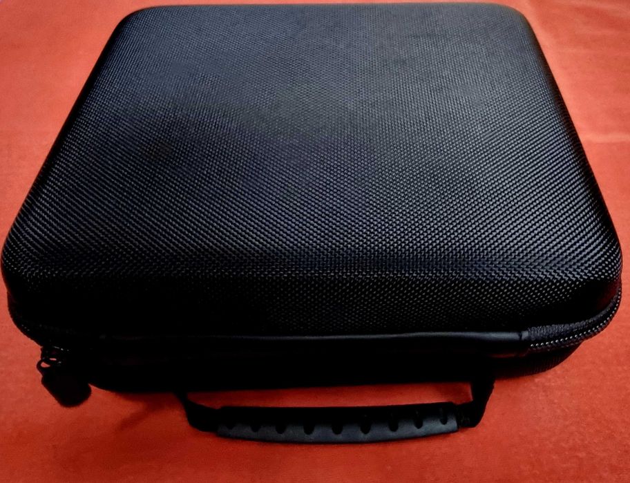 Vendo Caixa para 6 Relógios Nova acolchoada para viagem