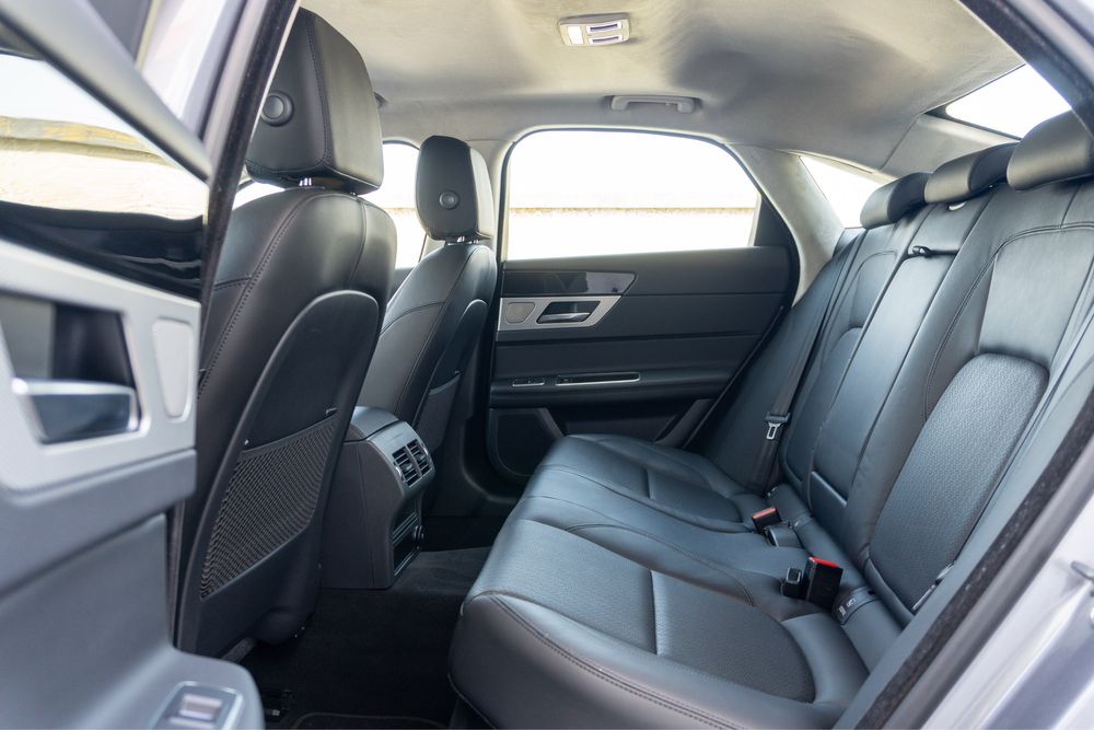 Jaguar XF 2.0D AWD Prestige (financiamento disponível)