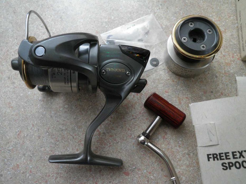 kołowrotek Shimano Twin Power 2500 F