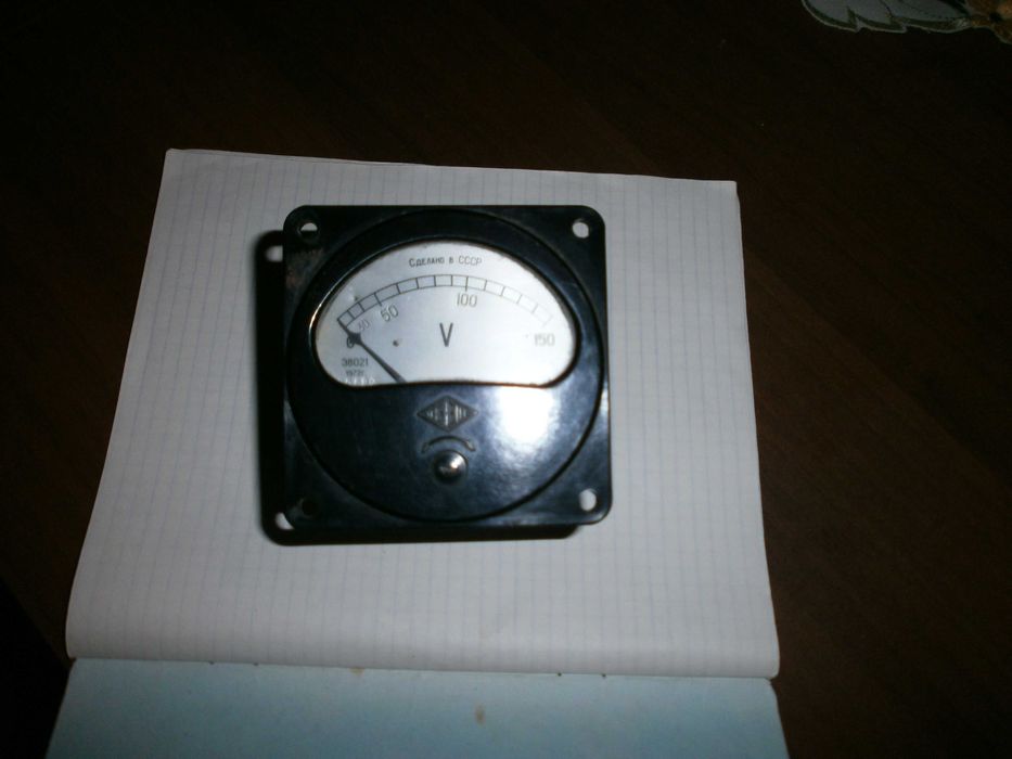 Вольтметр для вимірювання напруги