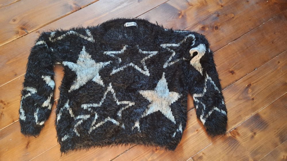 Sweterek biało czarny 164