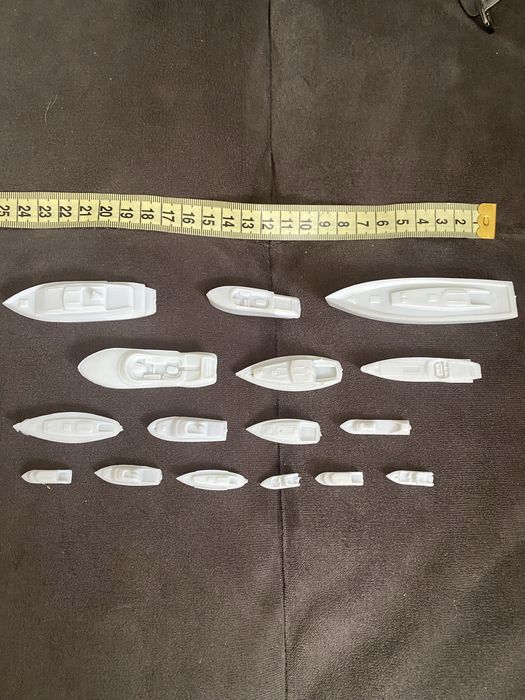 Катери у масштабі.